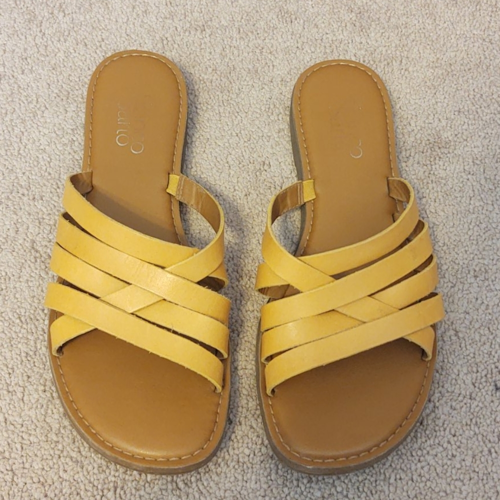 Franco Sarto criss-cross strappy sandals, size 10